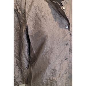 Eileen Fisher Crinkle Silk Cropped Button Blouse Taupe M EUC